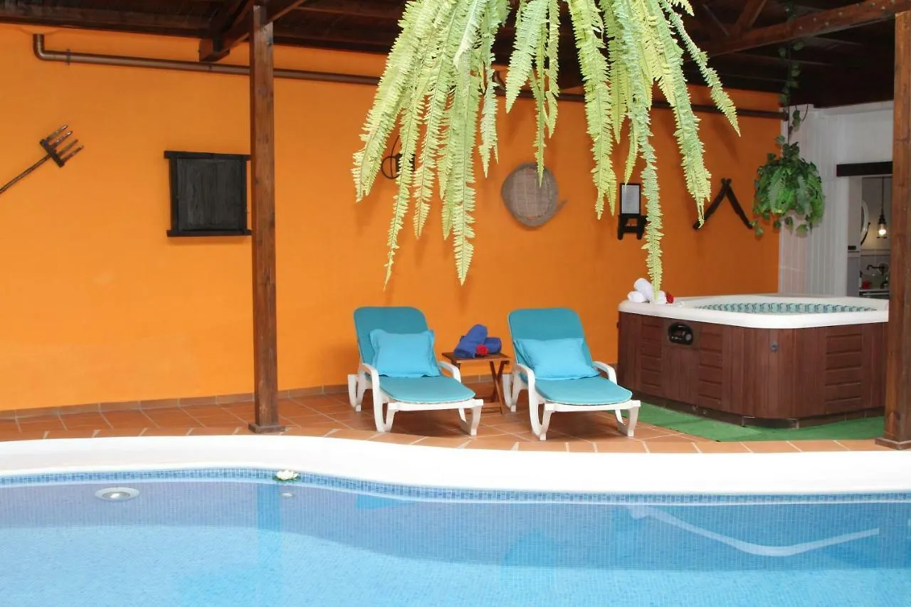 Villa Spa Las Tinajas Triquivijate